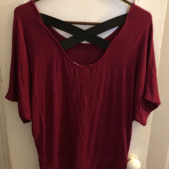Maroon flowy top with open cross back - Picture 2 of 2